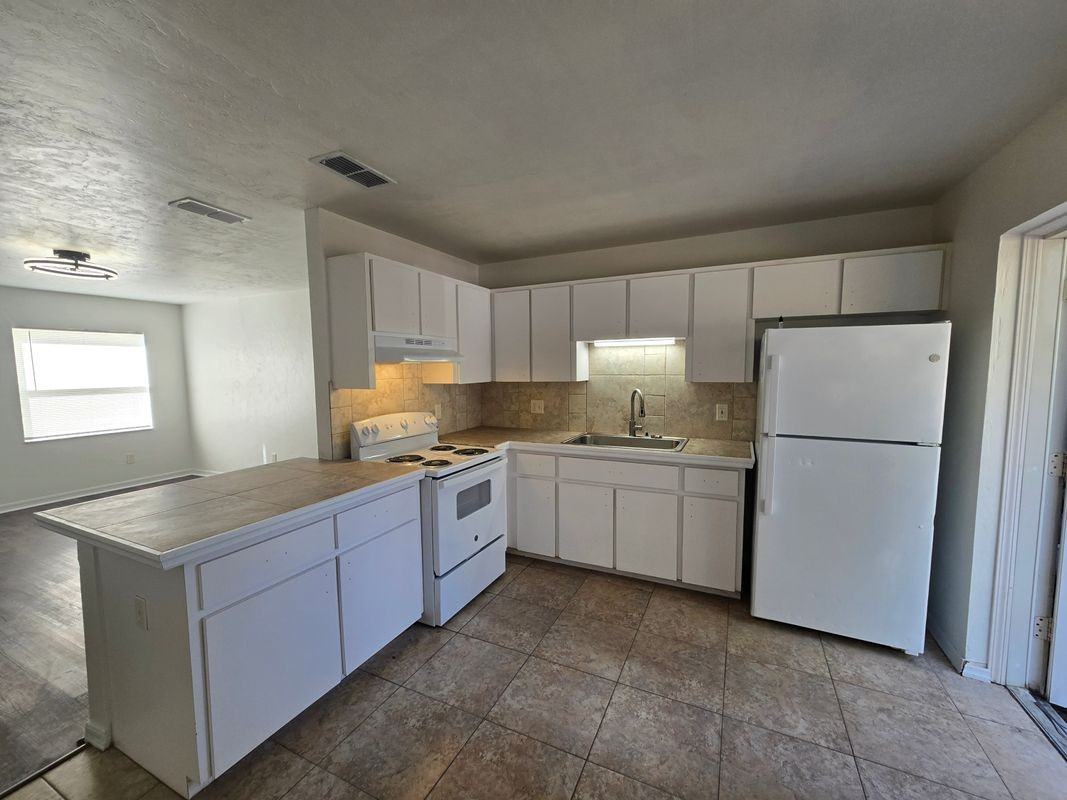 204 Tyres Aly - Photo 5 of 10