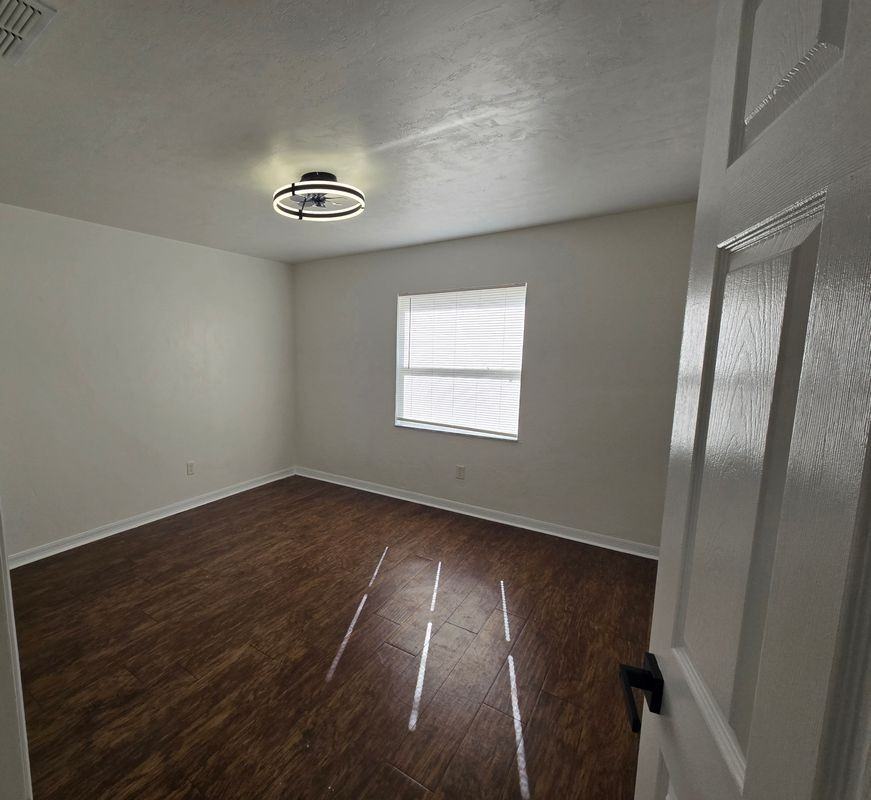 204 Tyres Aly - Photo 7 of 10