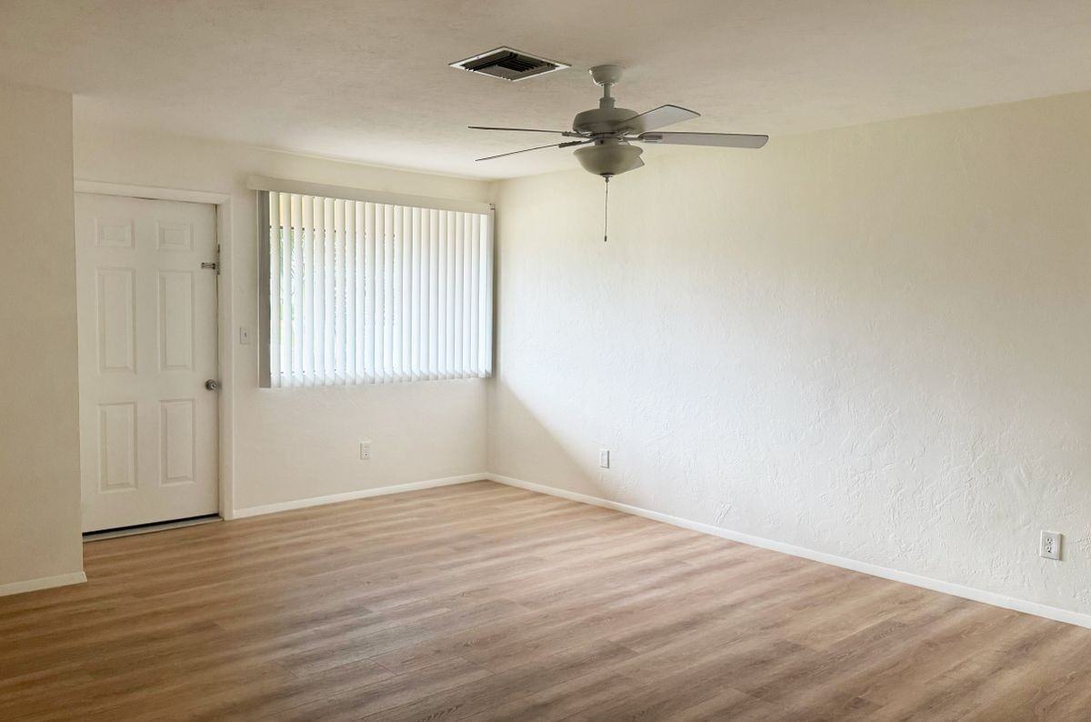 757 95th Ave N - Photo 2 of 15