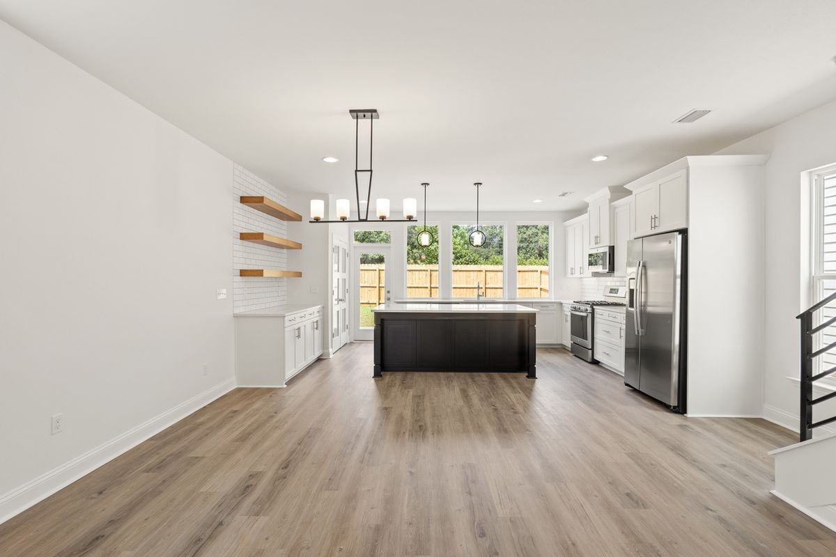 450 Grand Oaks Rd - Photo 2 of 43