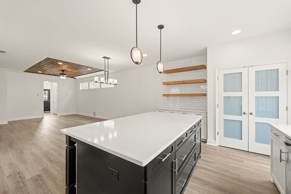 450 Grand Oaks Rd - Photo 3 of 43