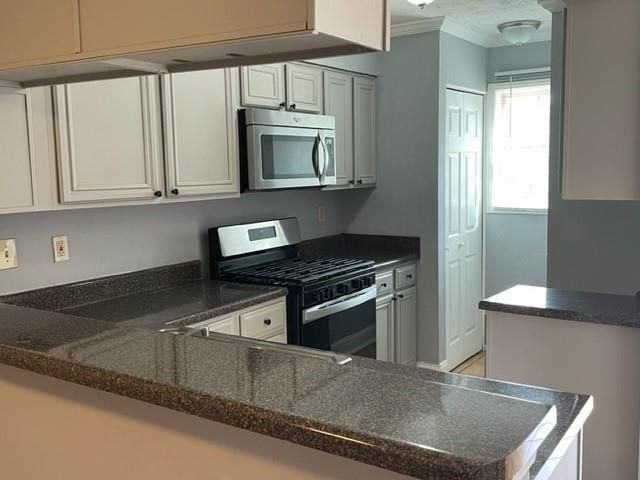 6721 Trafalger Sq - Photo 4 of 13