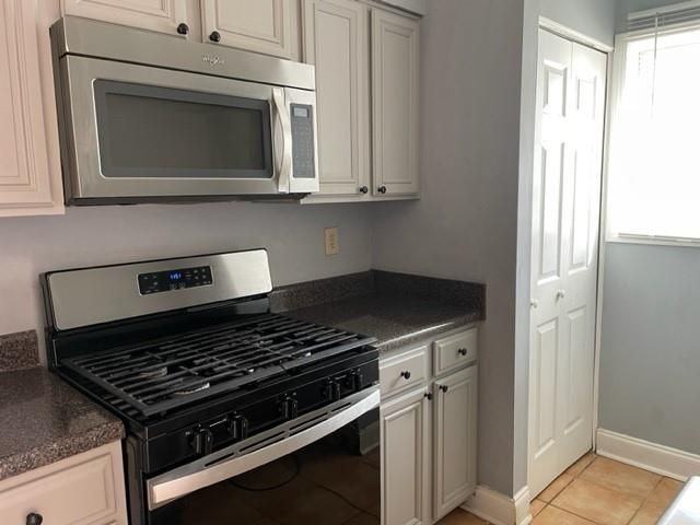 6721 Trafalger Sq - Photo 5 of 13