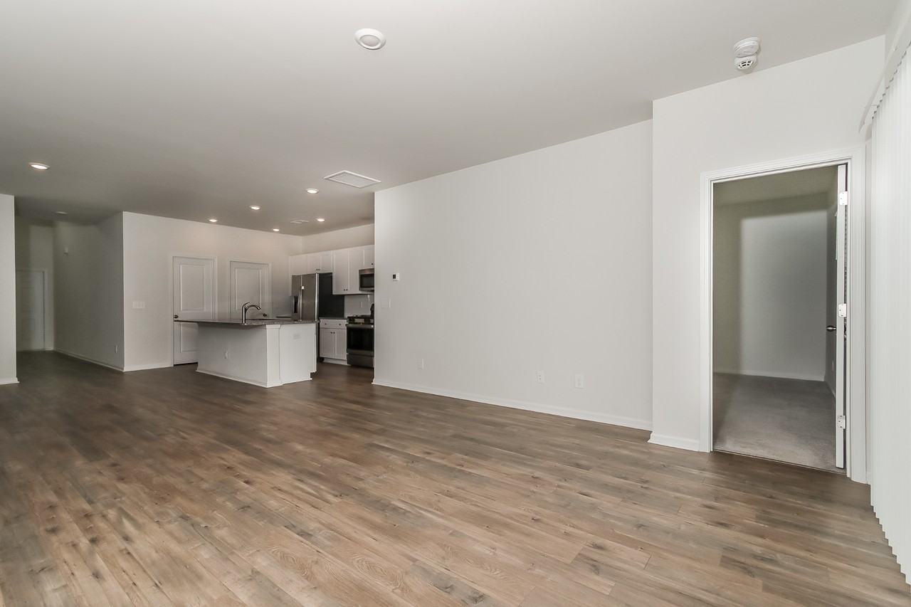 359 Hidden Cove Dr - Photo 3 of 17