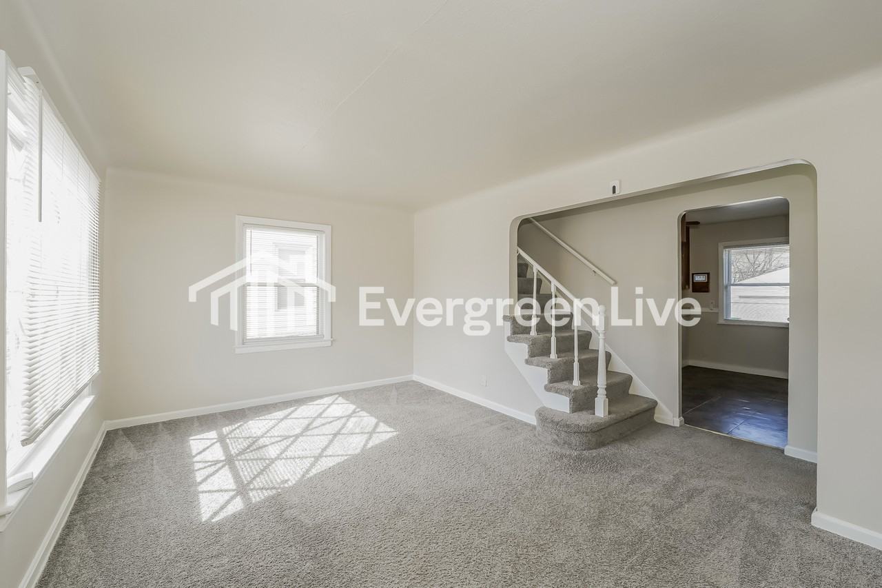 14813 Reddington Ave - Photo 2 of 15