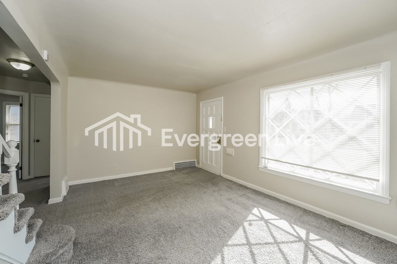 14813 Reddington Ave - Photo 3 of 15