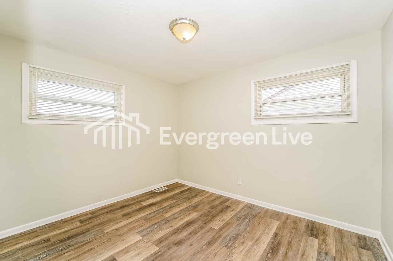 15810 Harrison Dr - Photo 6 of 15