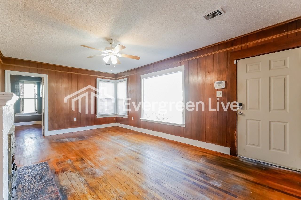 3021 Downing St - Photo 5 of 15