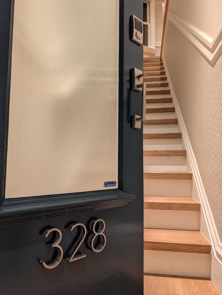 328 Lexington Street - Photo 3 of 32