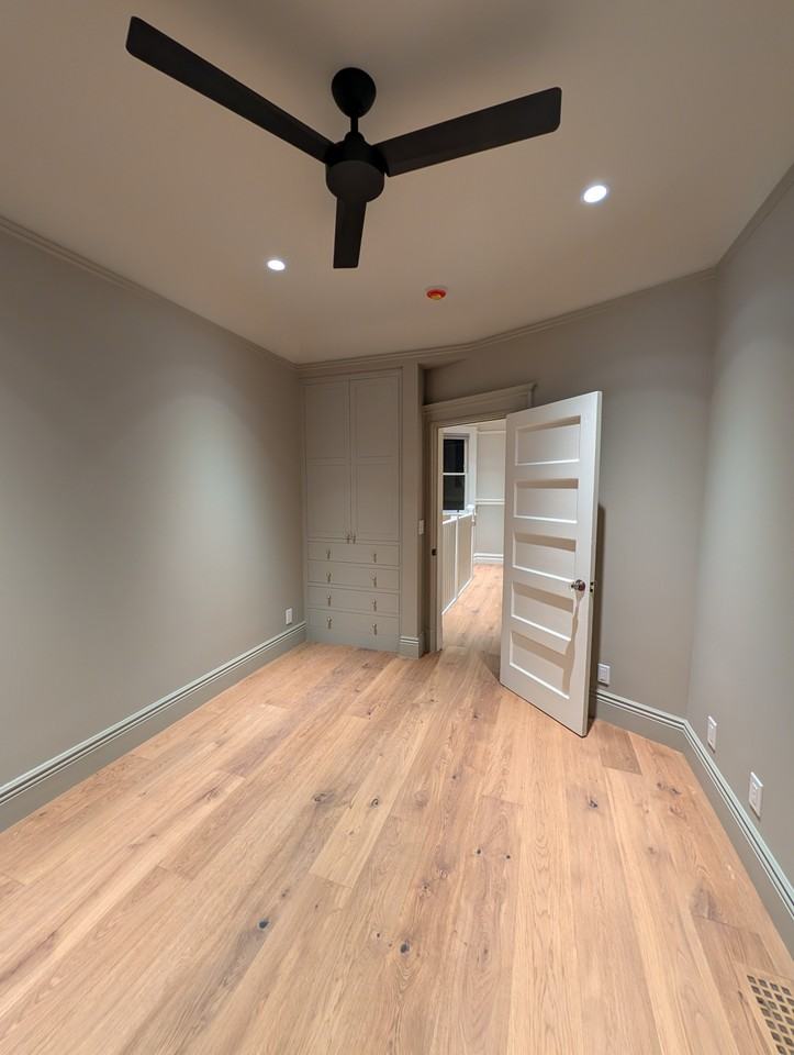 328 Lexington Street - Photo 6 of 32