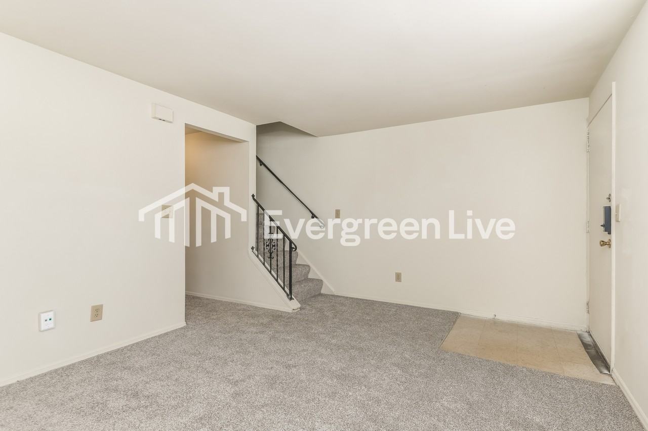 8040 Mount Everest St - Photo 4 of 15