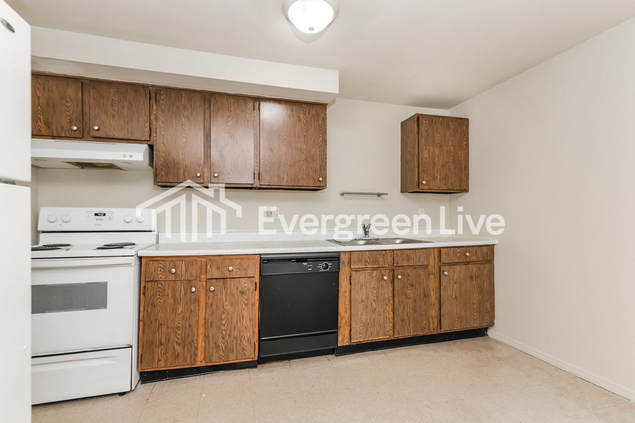 8040 Mount Everest St - Photo 7 of 15