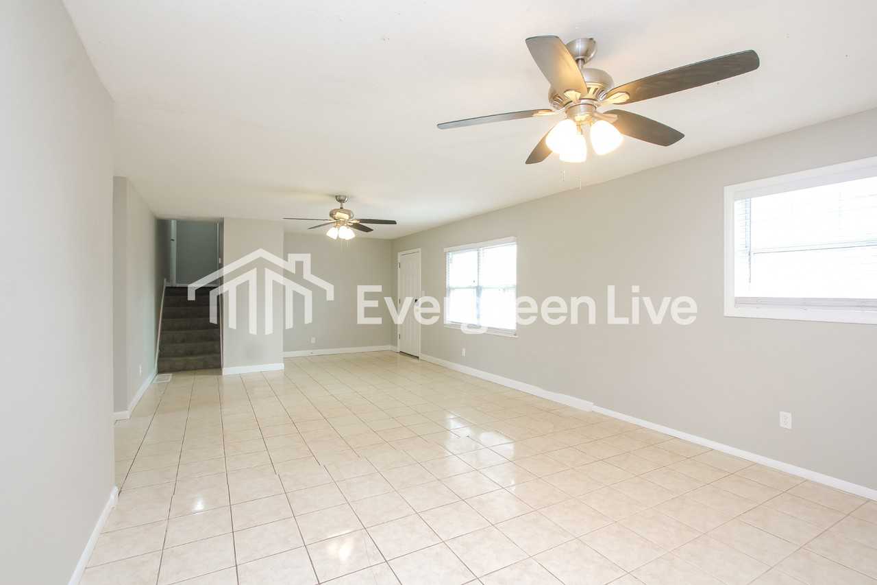 4020 Whitaker Dr - Photo 3 of 15