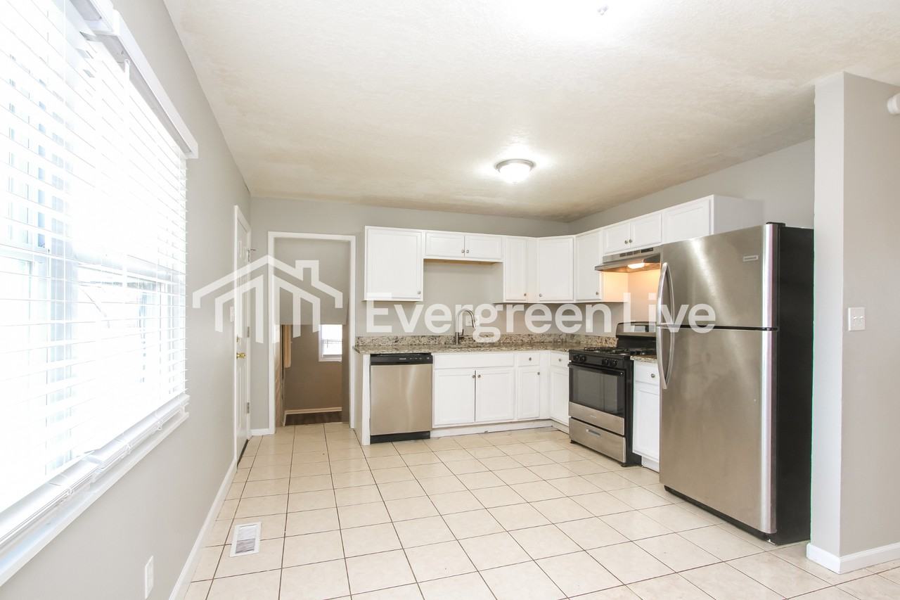 4020 Whitaker Dr - Photo 5 of 15