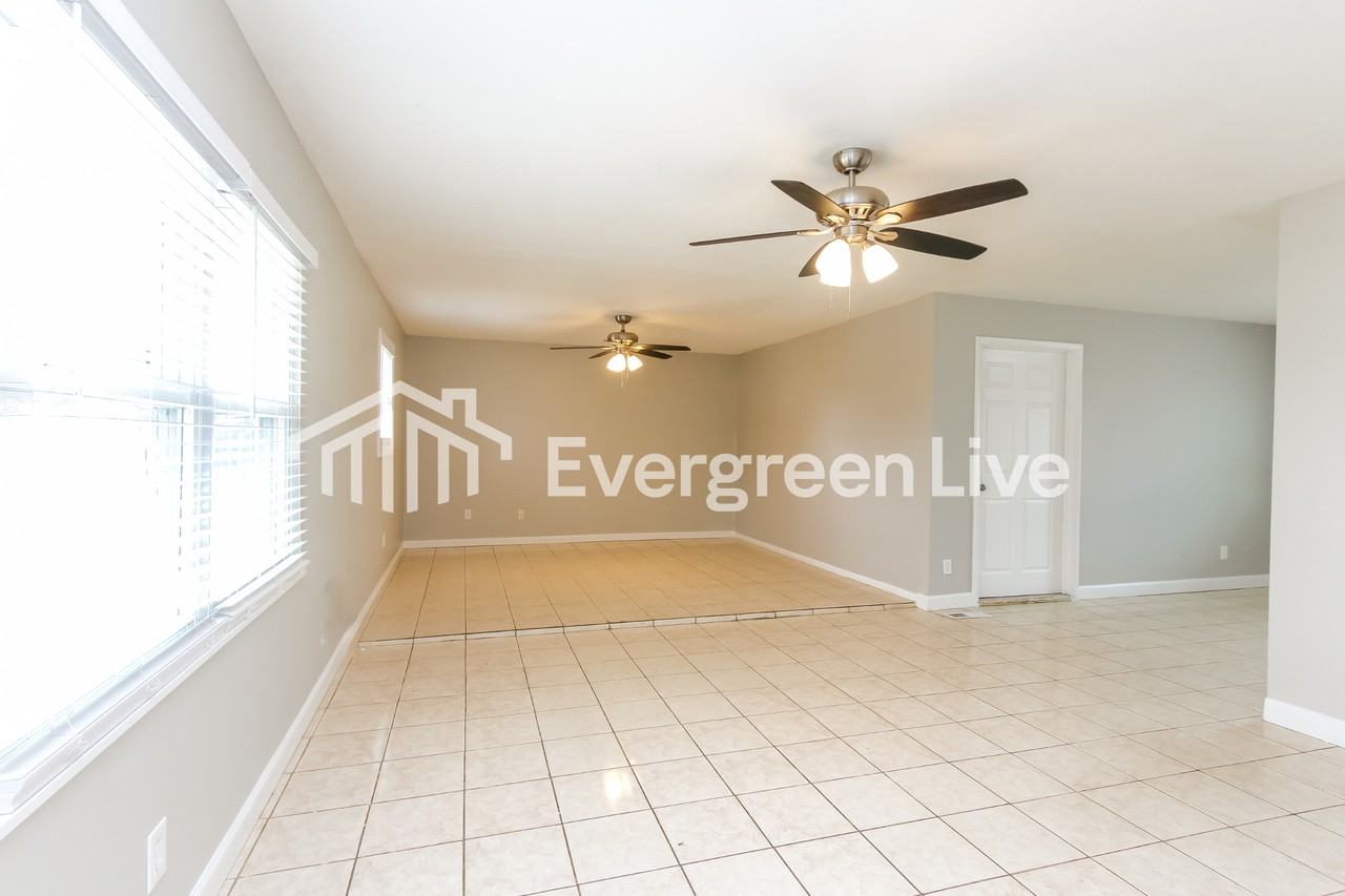 4020 Whitaker Dr - Photo 6 of 15