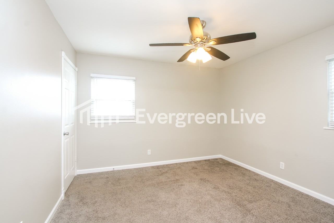 4020 Whitaker Dr - Photo 7 of 15