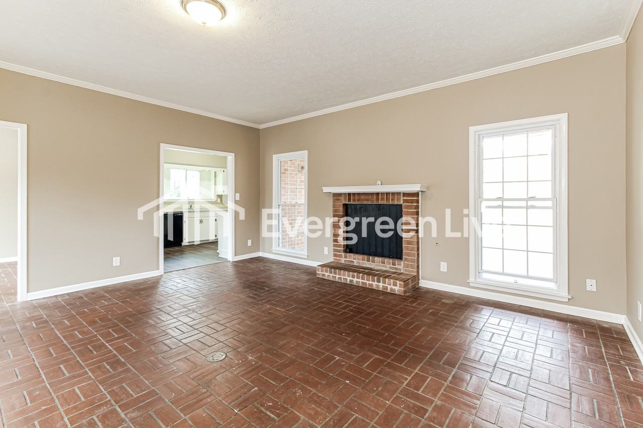 6611 E Cypress Ct - Photo 3 of 15