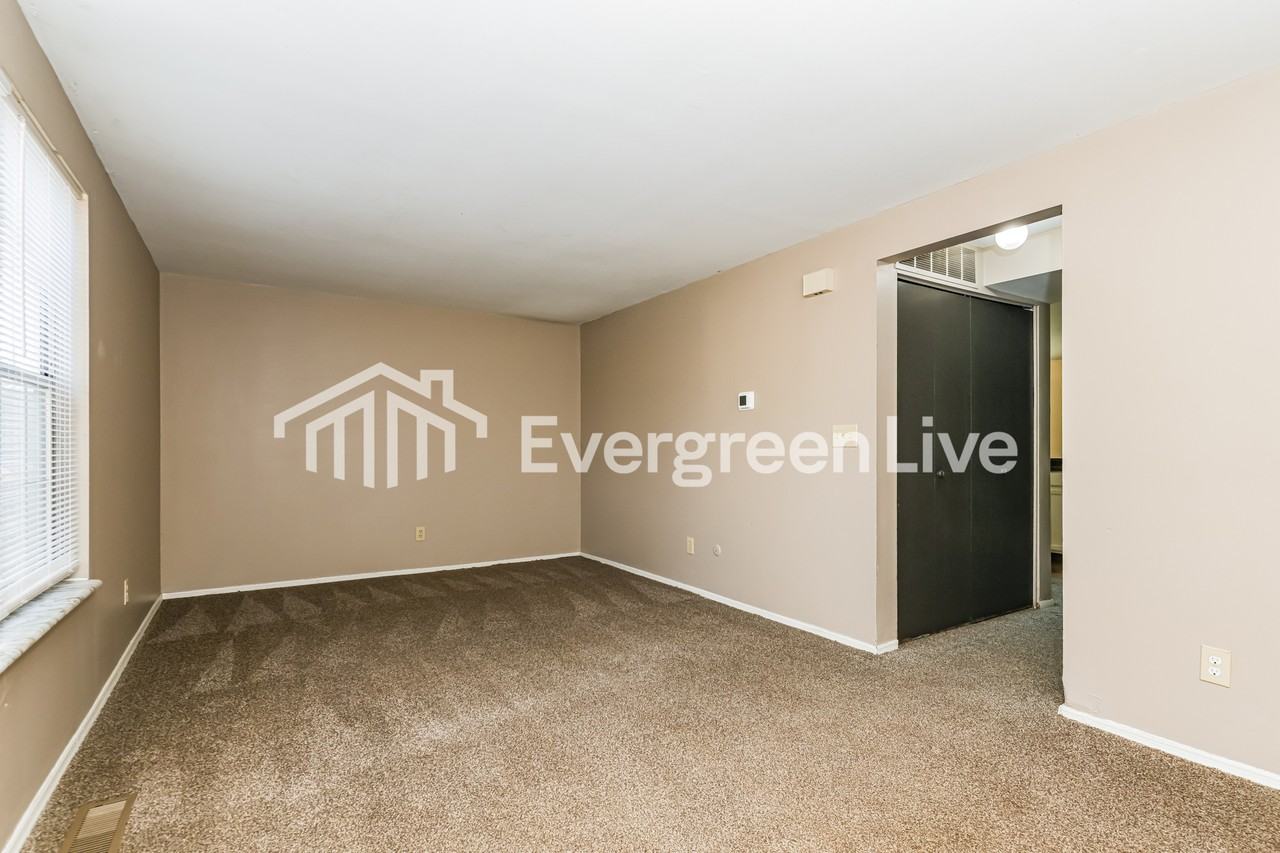 8295 Mount Carmel St - Photo 3 of 15