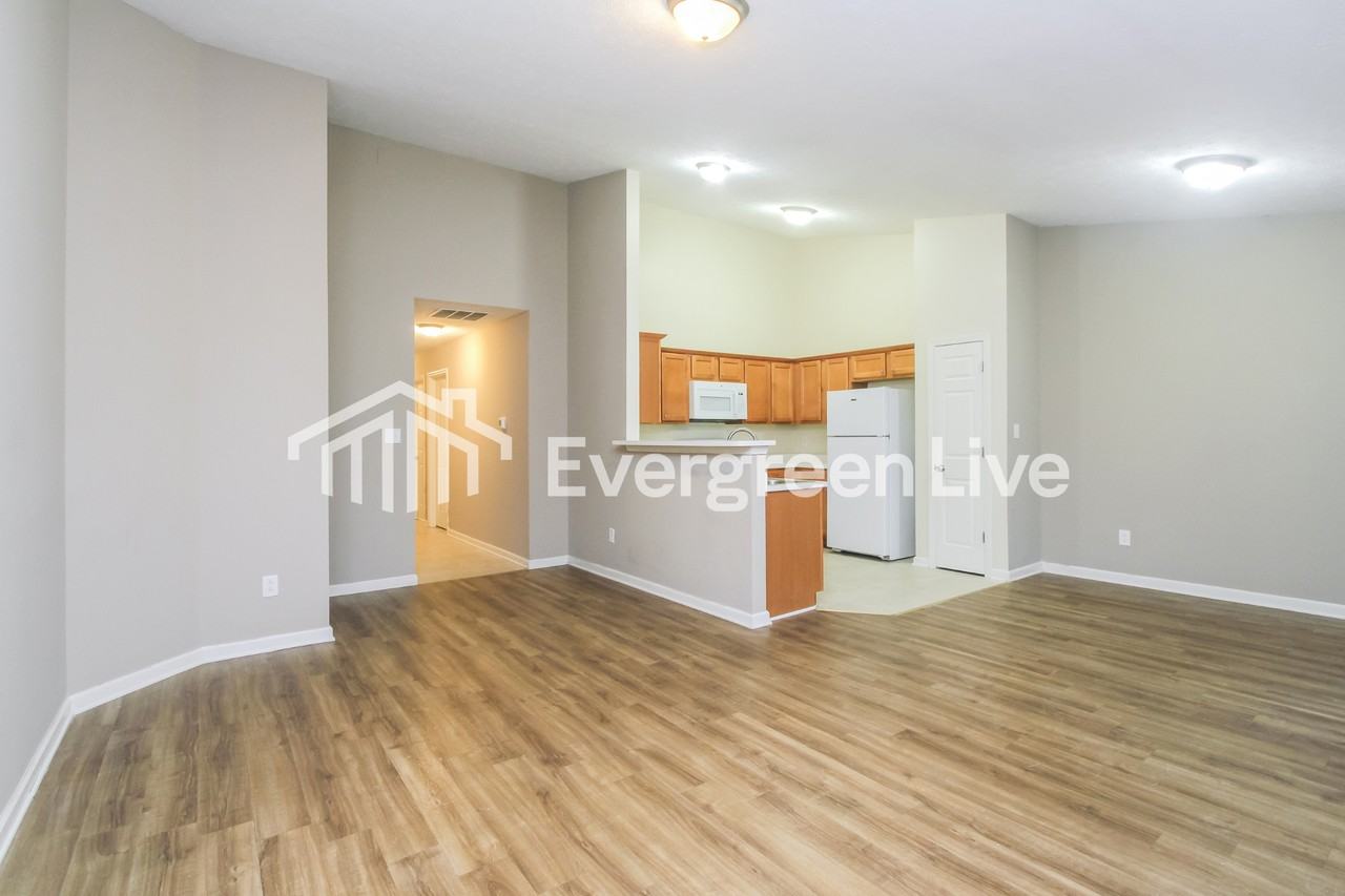 1916 Lisa Walk Dr - Photo 4 of 15