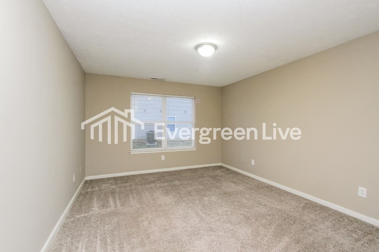 1916 Lisa Walk Dr - Photo 6 of 15