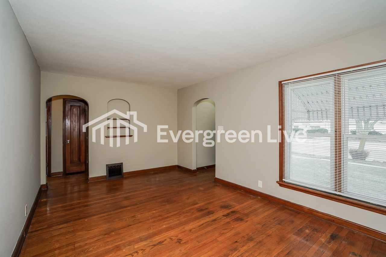 4673 N 51st Blvd - Photo 4 of 13