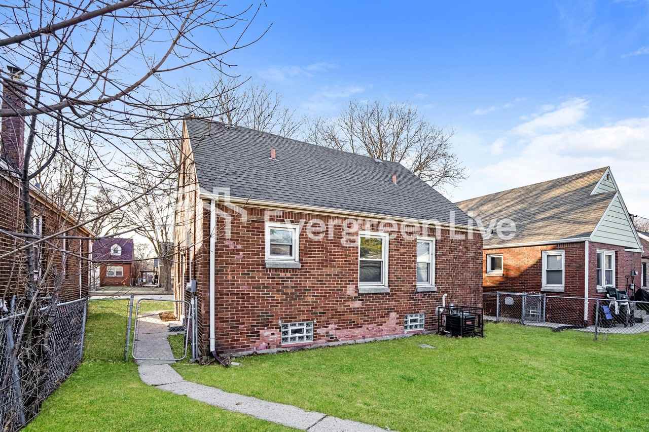 4214 N 48th St - Photo 4 of 15