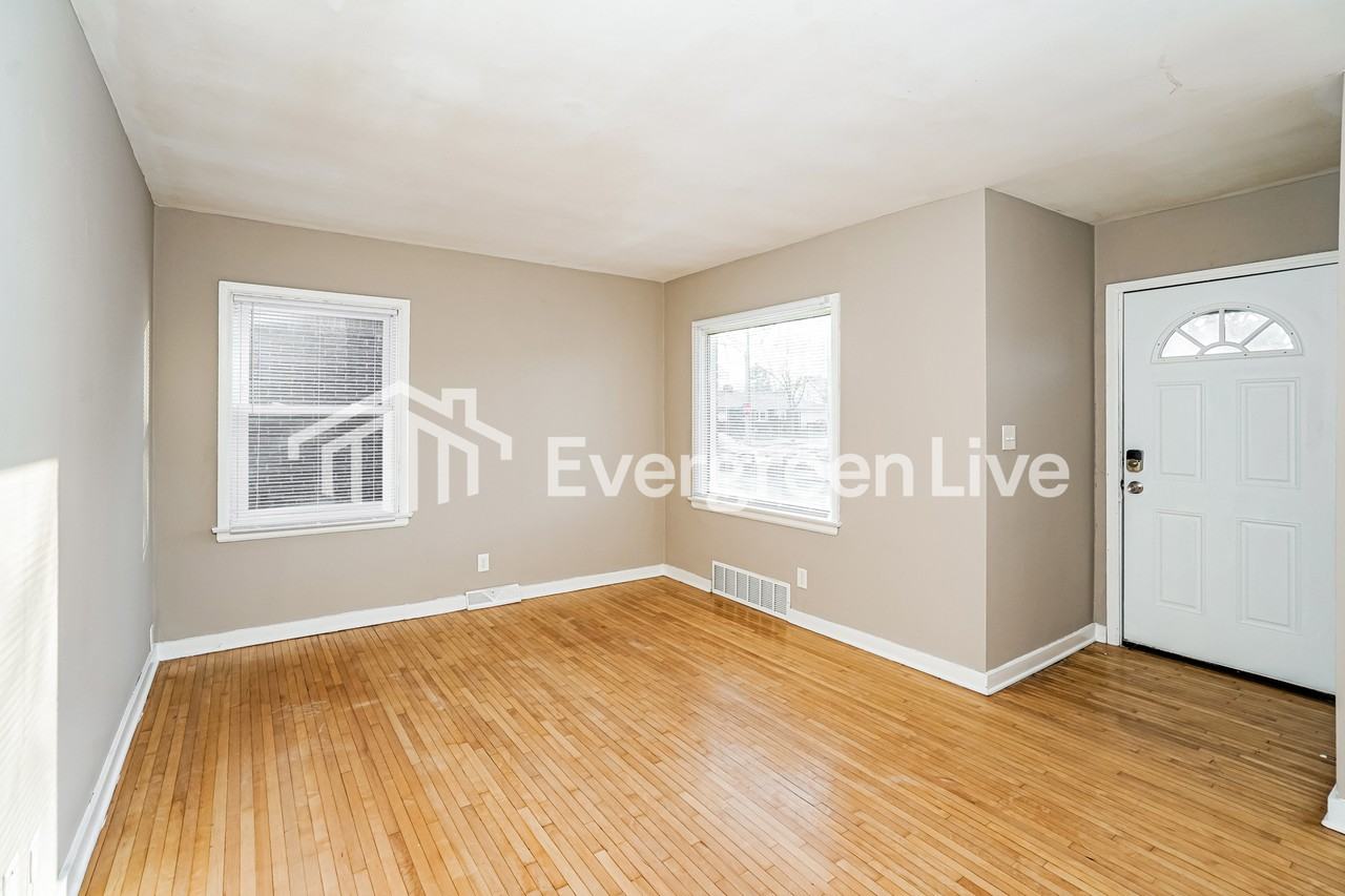 4214 N 48th St - Photo 5 of 15