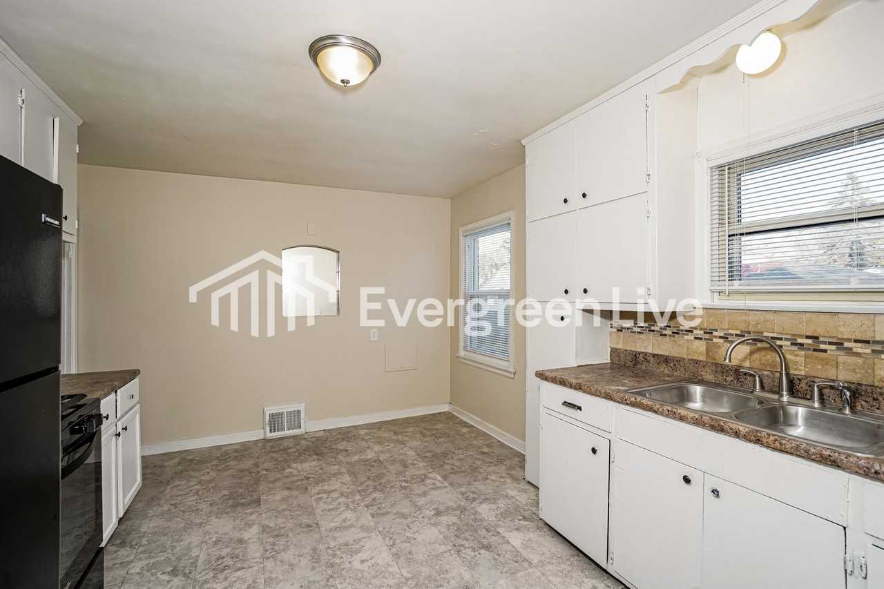 4214 N 48th St - Photo 7 of 15