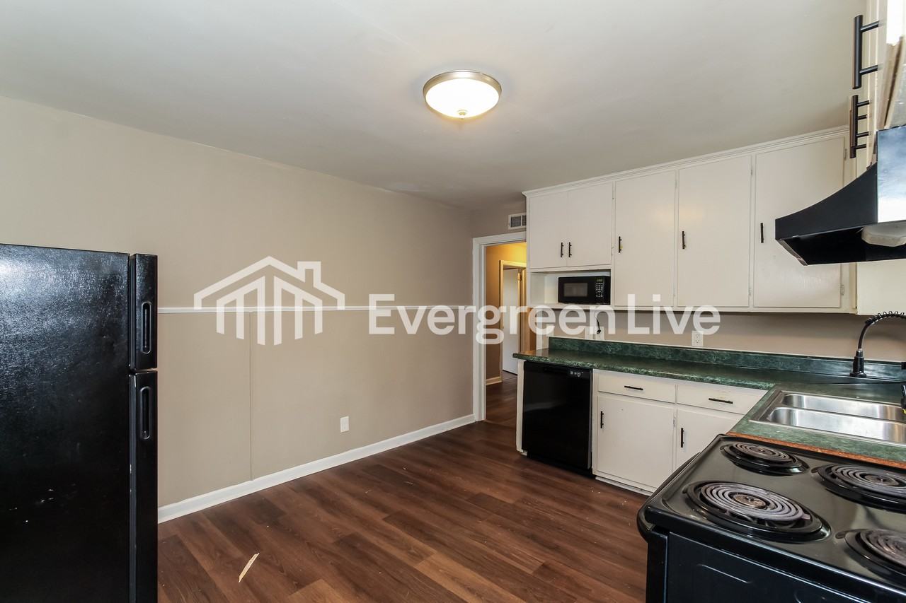 2833 Biltmore Ave - Photo 4 of 15