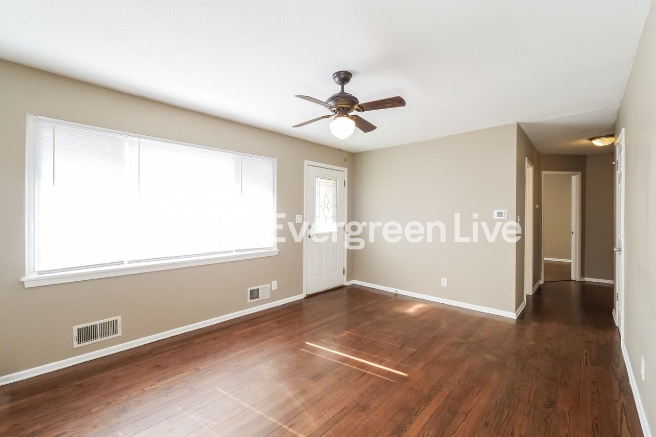 904 Sw 14th Street Ter - Photo 2 of 15