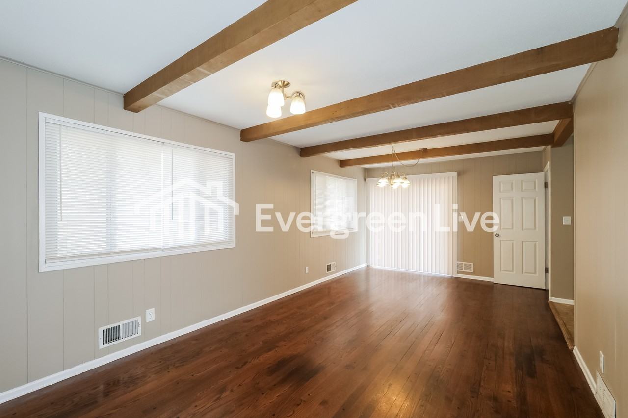 904 Sw 14th Street Ter - Photo 4 of 15