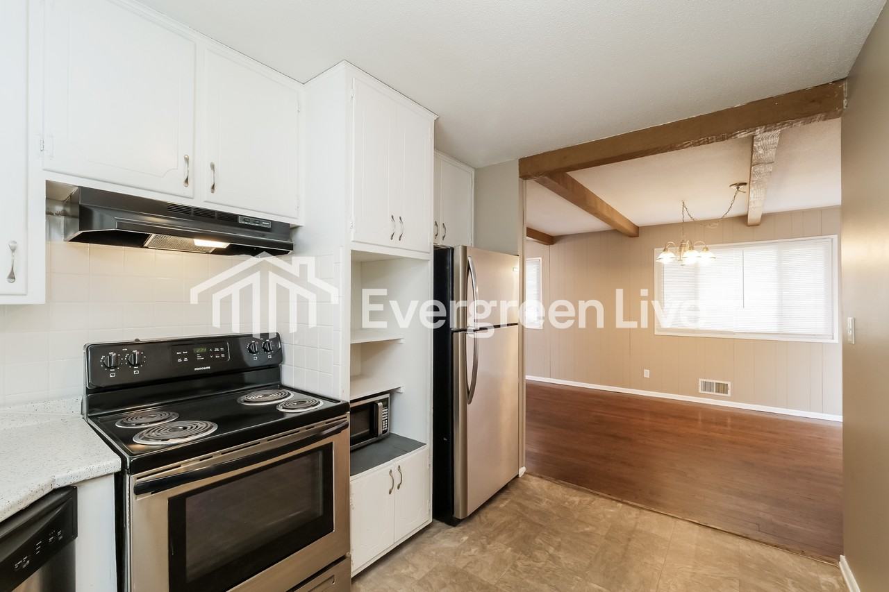 904 Sw 14th Street Ter - Photo 7 of 15