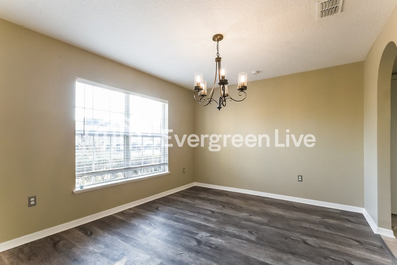 15536 Merlin Ave - Photo 3 of 15