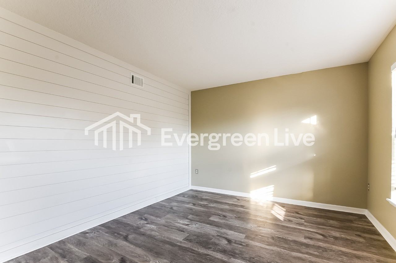 15536 Merlin Ave - Photo 6 of 15