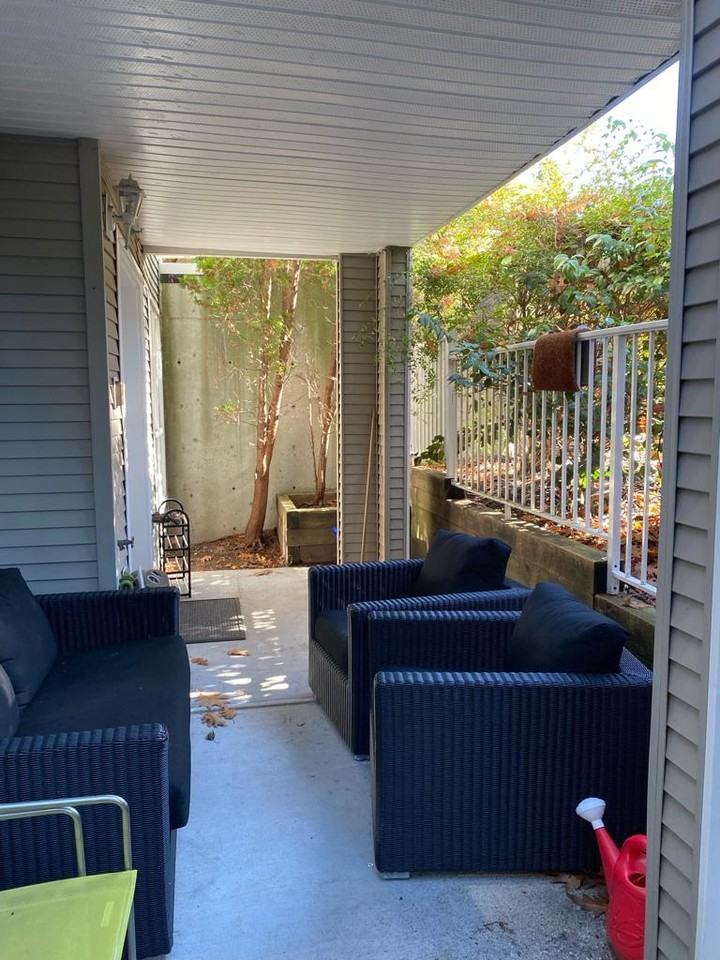 Commercial Dr & Adanac St #201 - Photo 2 of 9