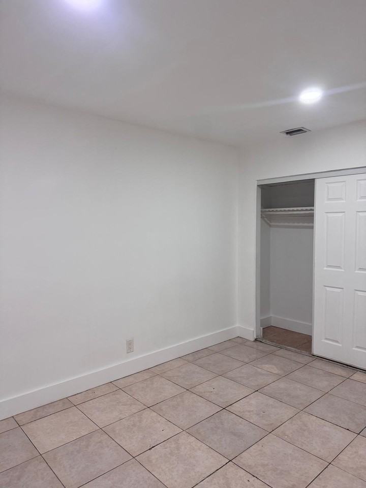 221 Northeast 40th Street #1 - Photo 5 of 5