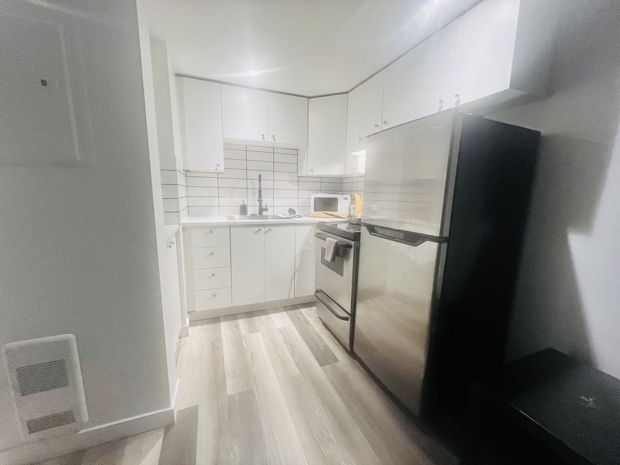 1980 Rue Sainte-Catherine Est - Photo 2 of 5