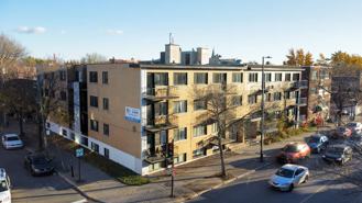 4460 Rue Ontario Est - Photo 1 of 1