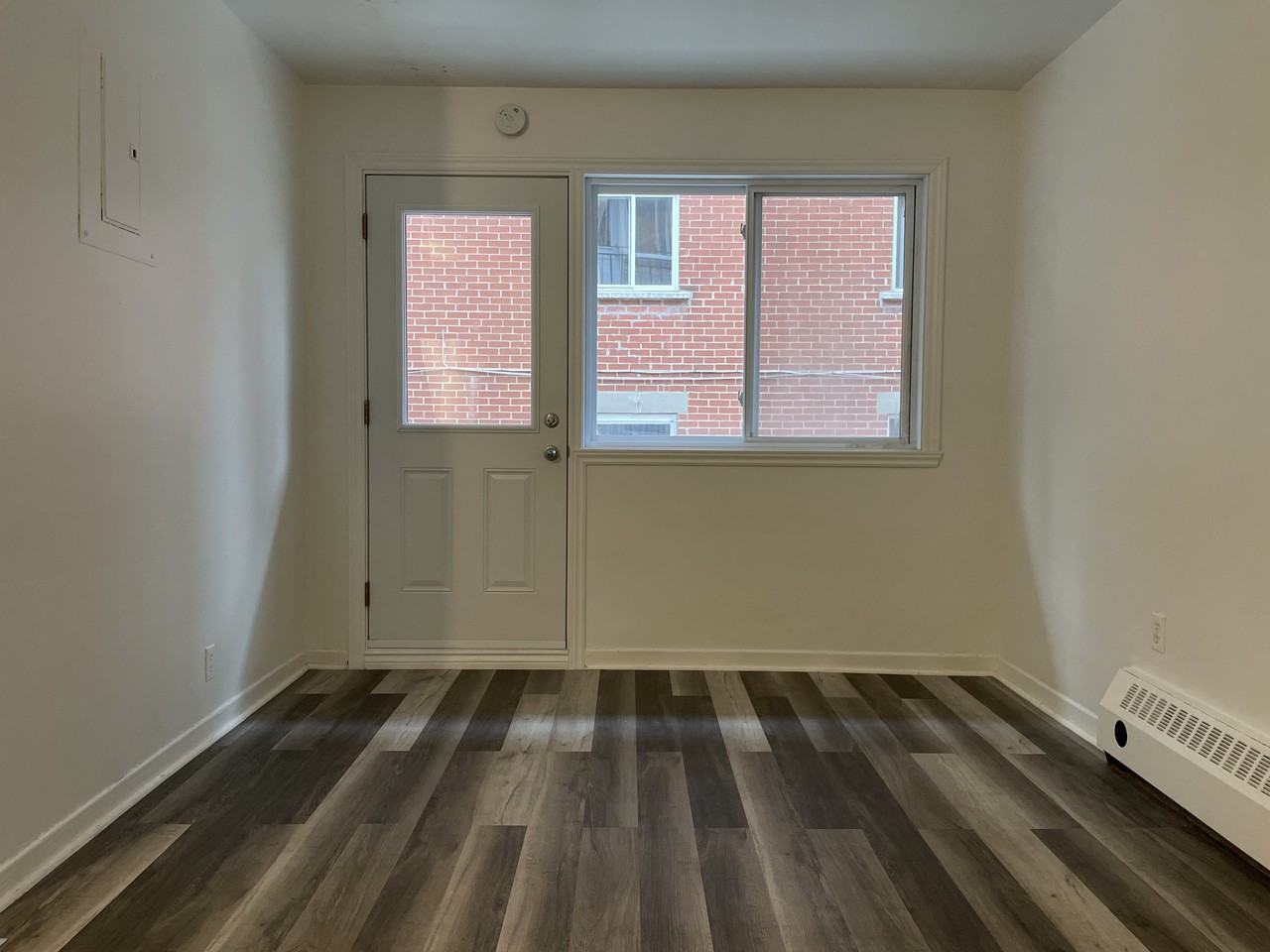 4460 Rue Ontario Est - Photo 5 of 5