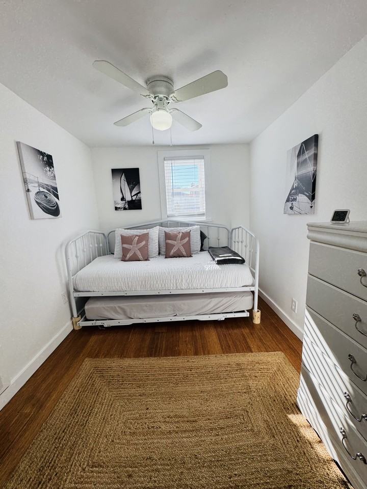 E Broadway #1 - Photo 5 of 35