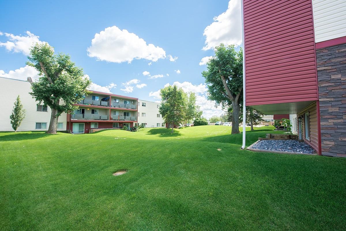 Raleigh Square Apartments - Photo 4 of 33