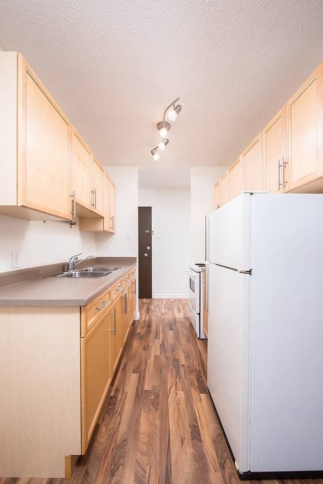 Natalie Place - Photo 3 of 31