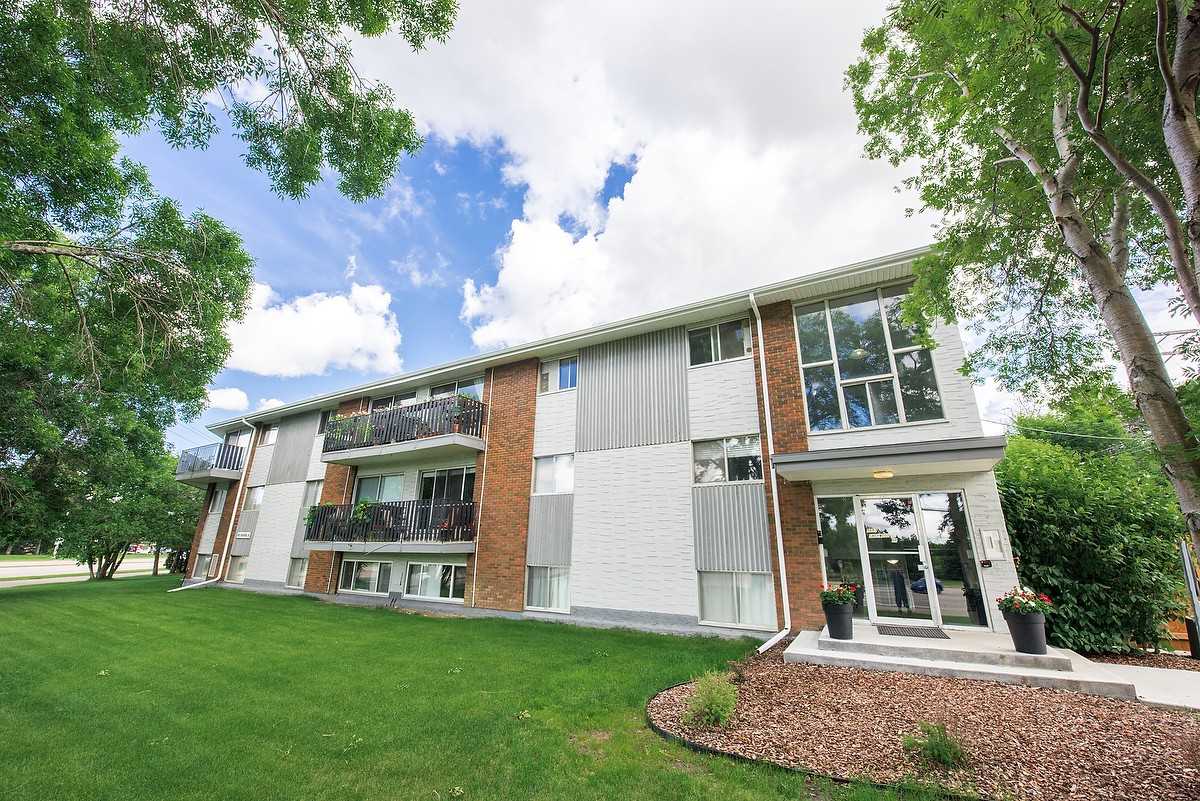 Sherwood Arms - Photo 2 of 31