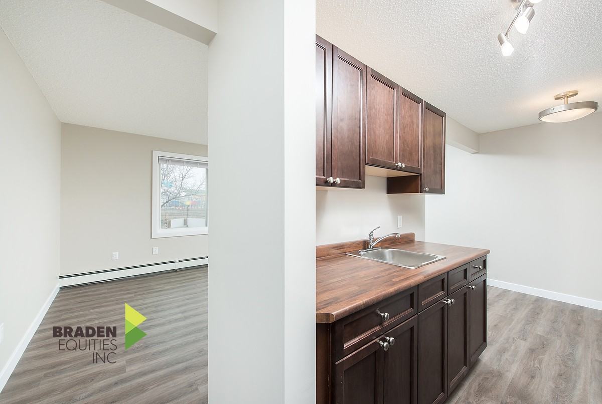 Pridewell Apartments - Photo 7 of 18