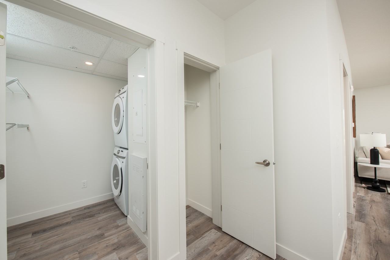 Breeze High Pointe - Photo 3 of 45