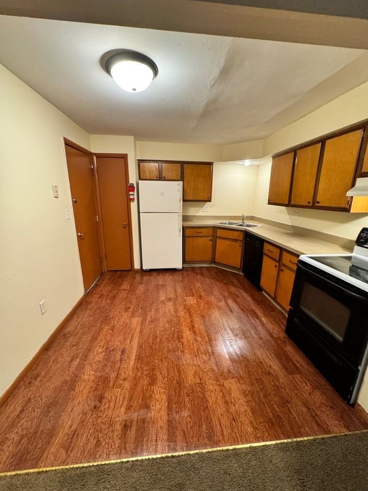 2305 School St - Photo 7 of 12