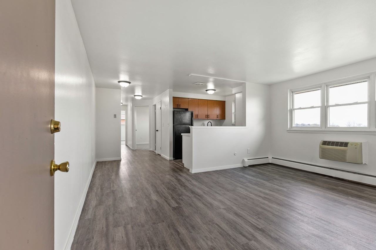 Swiss Village Apartments - Photo 5 of 24