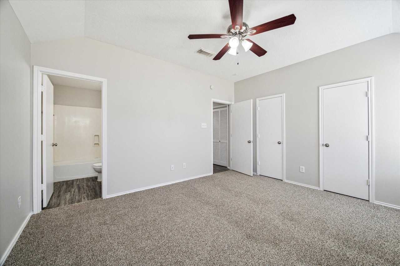 1435 Glasholm Drive - Photo 3 of 5