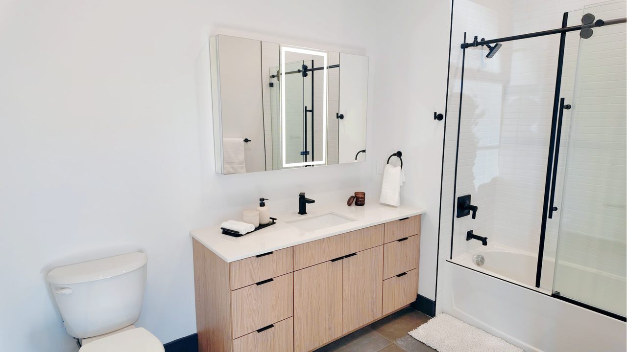 Lexington on Broadway - Photo 7 of 50