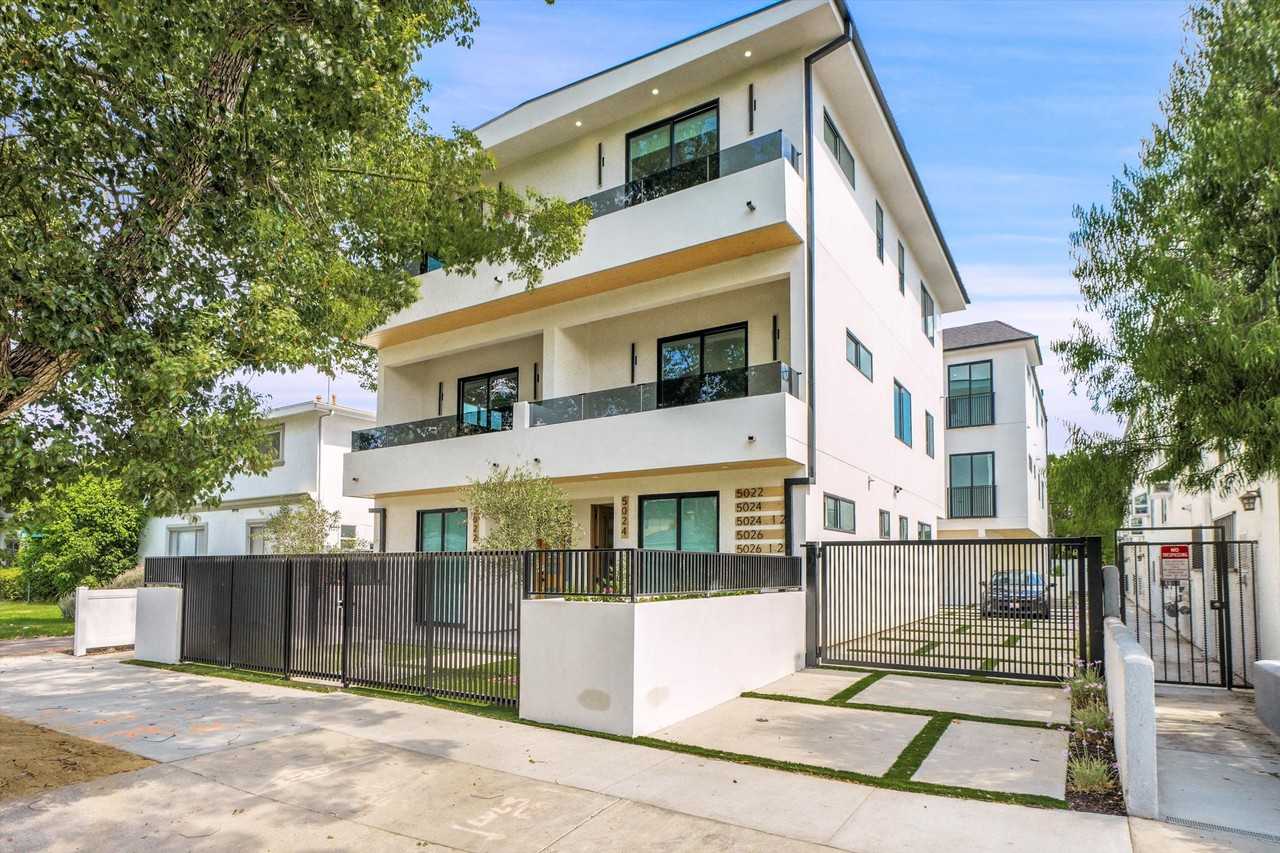 5022 Cahuenga Blvd #5022 - Photo 5 of 14